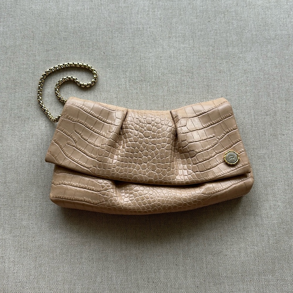 NWOT Henri Bendel Embossed Leather Wristlet in Tan